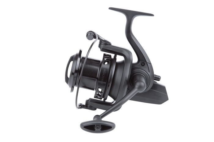 Kołowrotek SONIK XTRACTOR BLACK 6000